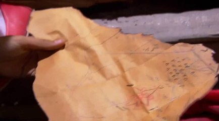 Çocuklar Eski Evde Hazine Haritası Buluyor | Hazine