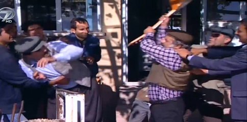 Sazı Kafasında Kırdı! | Burçak Tarlası