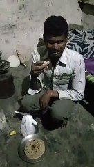 Khana dekh kr rone lga ,Lock down ki wajah se bhuka tha