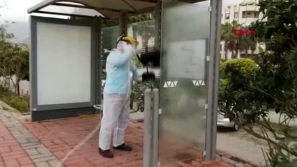 ANTALYA Tehlike sokakta: Maske ve eldivenler bilinçsizce atılıyor