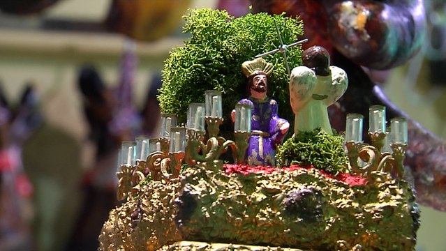 Escaparates de Sevilla muestran los únicos pasos que se verán esta Semana Santa