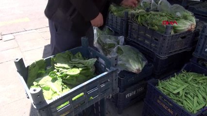 Sivas'ta 'askıda meyve sebze' uygulaması ilgi görüyor