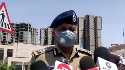 9 fire brigade vehicles flagged off to sanitise Noida hotspots