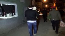 MERSİN Galatasaray'ın efsanesi Ergün Penbe kapı kapı dolaşarak gıda paketi dağıttı