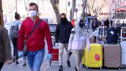 Millet caddesi'nin kaldırımlarında koronavirüs önlemleri hiçe sayıldı