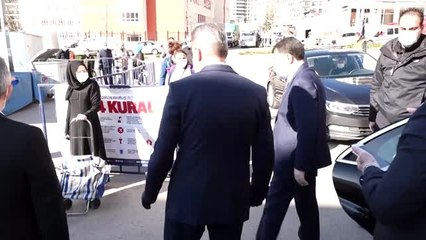 Ankara Valisi Şahin, pazar ve marketlerde alınan tedbirleri yerinde inceledi