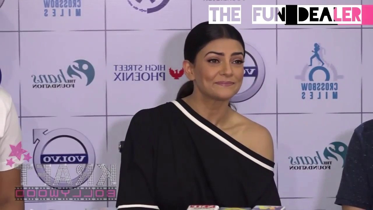 Sushmita sen groped by 15 Years old boy. put his hand between 2 legs of sushmita sen. Sushmita sen groped by a little boy