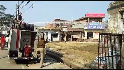 प्रियंका गांधी के दौरे के ठीक बाद पुलिस ने पार्क में फिर भरा पानी