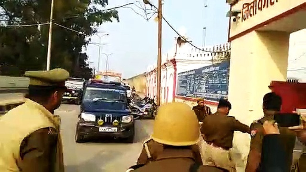 12 घंटे Rampur जेल में रहे आजम खान, बोले- मैं स...