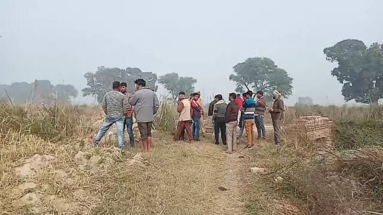 VIDEO: मेरठ में जमीनी विवाद में दो पक्षों में ख...