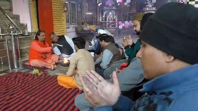Delhi Violence: सौहार्द के लिए मंदिर में हुआ हवन, मुस्लिमों ने मांगी दुआ