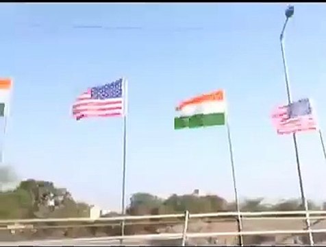 Ahmedabad: मोटेरा स्टेडियम के बाहर बना अस्थाई एंट्री गेट गिरा