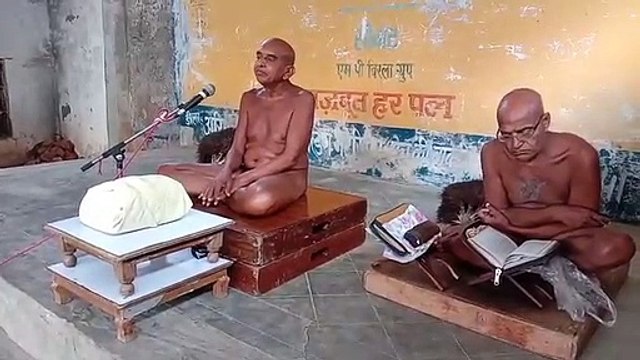 प्रत्येक घर में एक गौ अवश्य रखो -आचार्य ज्ञानसागर