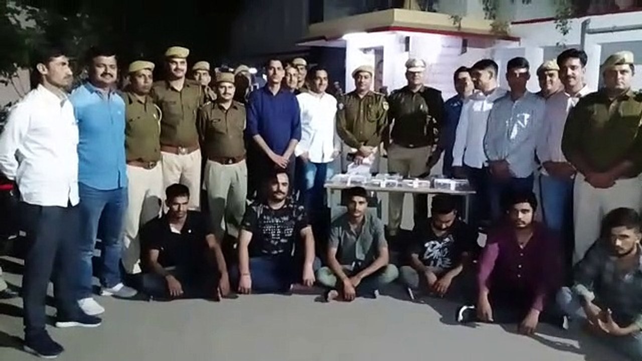 Nine weapons on clues found in mobile, six arrested with 7 cartridges