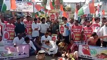 Congress protest against Modi govt over LPG price hike