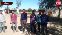शिक्षक ने होमवर्क पूरा न करने पर छात्रों को दी तालिबानी सजा, देखें वीडियो