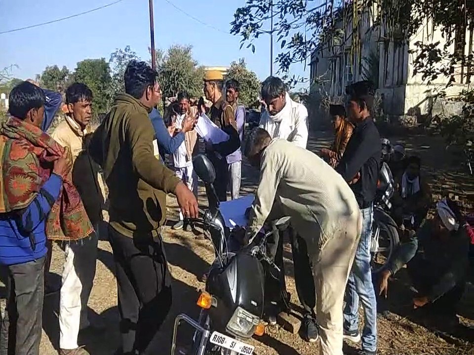 दो बाइकों की भिड़ंत में पांच बहनों के इकलौते भा...