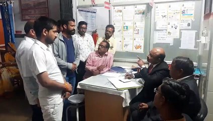 अरनोद चिकित्सालय में न्यायाधीश पहुंचे तो कहीं से भागते हुए पहुंचे चिकित्साकर्मी