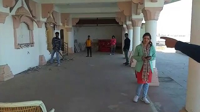 Ana Sagar : आनासागर झील किनारे चले हथोड़े