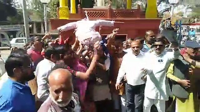 VIDEO सिलेंडर के मूल्य वृद्धि के खिलाफ कांगे्रस का रतलाम में प्रदर्शन