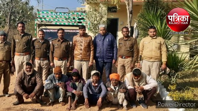 जंगल से खेर की लकड़ी काट कर ले जाते गैंग को वन विभाग ने पकड़ा