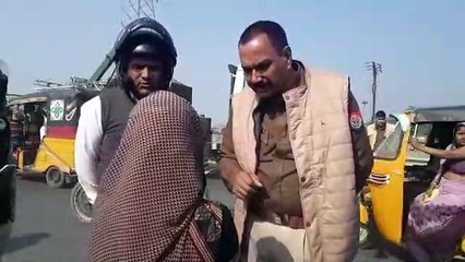 महिला ने यमुना में लगाई छलांग