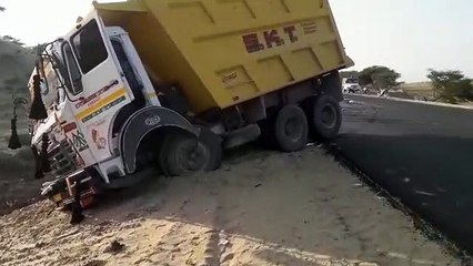 बीकानेर में डंपर व कार की भिड़ंत, एक की मौत