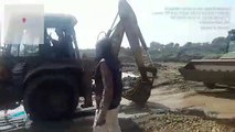 VIDEO mafia attack on women officer caught in illegal mining in Madhya Pradesh