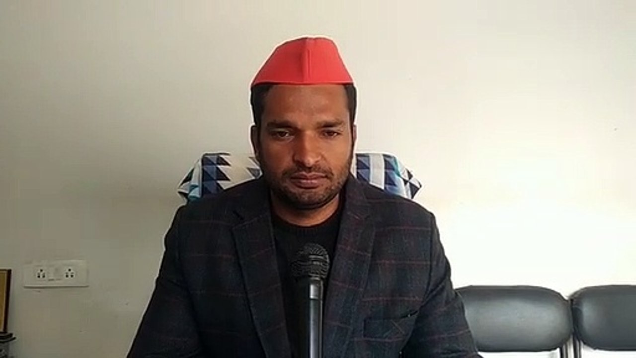 सपा-कांग्रेस में पोस्टरवारः आजमगढ़ में अखिलेश यादव के बाद अब इस शहर में लगे प्रियंका गांधी के उल