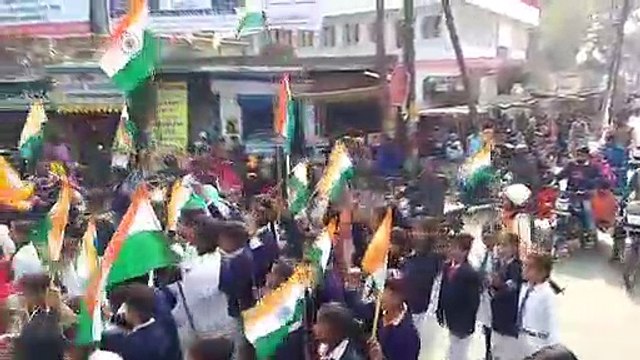 Video: भाजपा ने सीएए के प्रति लोगों को जागरूक करने के लिए लिया स्कूली बच्चों का सहारा
