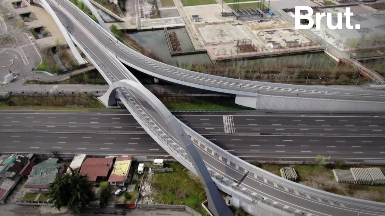 Coronavirus turns tourist hotspots into ghost towns