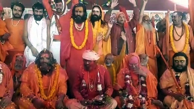 Saints played flower holi at Magh mela