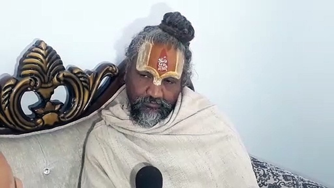कम्प्यूटर बाबा ने शिवराज सरकार को रेत में माफिया राज को बढ़ाने के लिए भी जिम्मेदार ठहराया