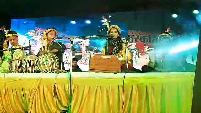 मां नर्मदा के आंचल में गंूजे मैथिली ठाकुर के भजन, 2100 कन्याओं को भोज कराकर रचा कीर्तिमान