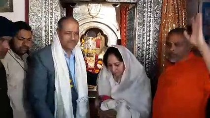सिंह ने ब्रह्मा मंदिर के दर्शन किए