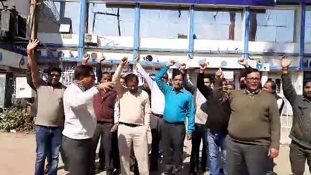 Locks kept hanging in banks, no work done