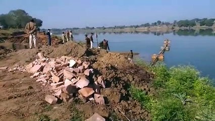 एसडीएम ने की लखाहर घाट पर कार्रवाई, बोट मशीनें कराईं नष्ट