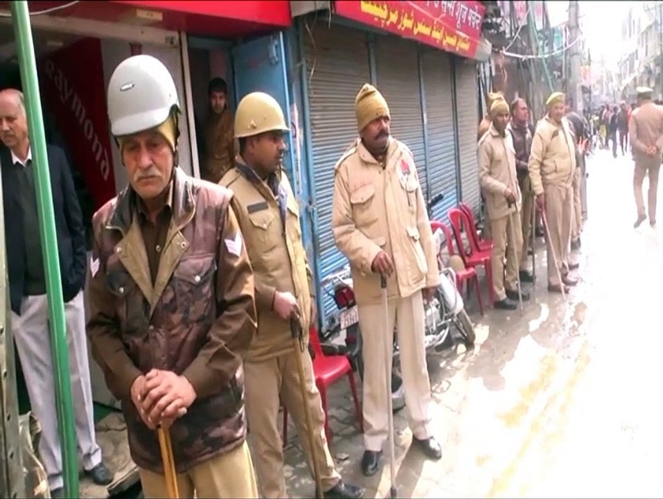 CAA के विरोध में भारत बंद का मुरादाबाद में दिखा असर, लोगों ने बाजार बंद कर जताया विरोध