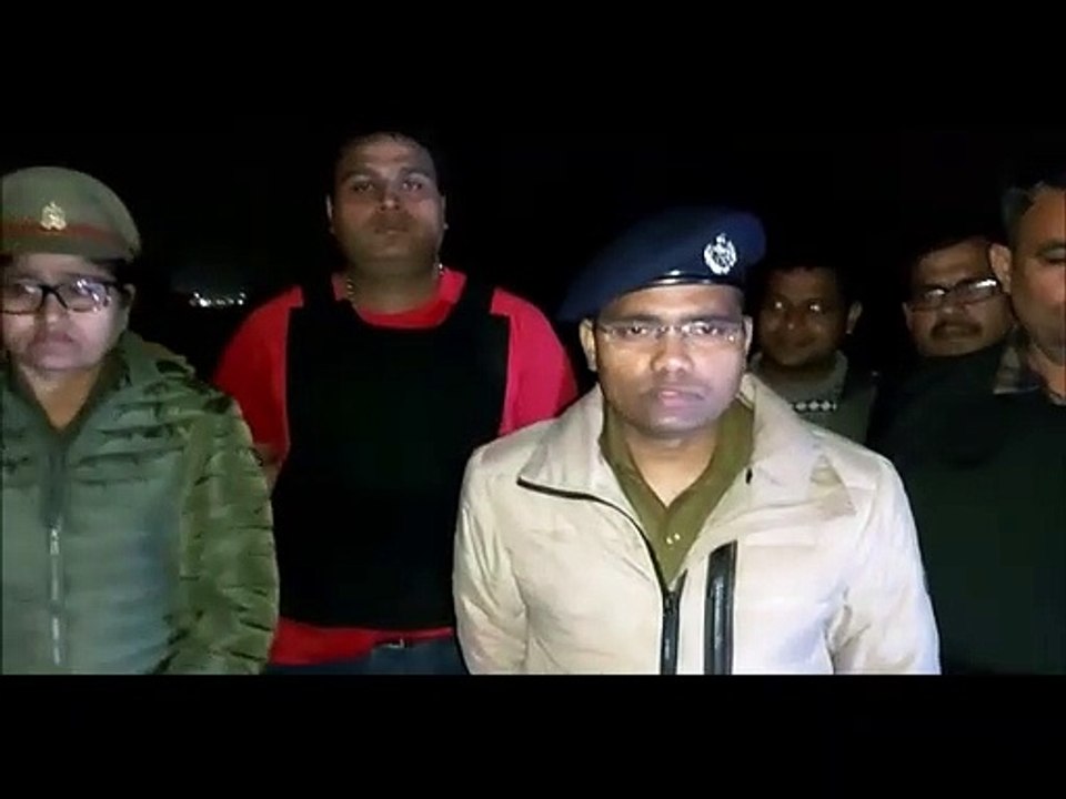 Video: ट्रक लूटकर भाग रहे चार बदमाशों को पुलिस ने निशाना लगाकर पैर में मारी गोली, एक सिपाही भी घायल