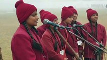 गणतंत्र दिवस पर इन बच्चियों ने गाया ऐसा गीत सभी का भर आया ह्रदय