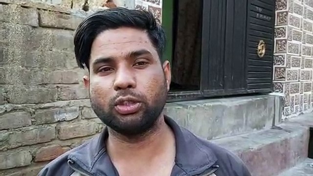 Ghaziabad: रात को 12 बजे अचानक जलने लगे घरों के बाहर खड़े दर्जन भर वाहन
