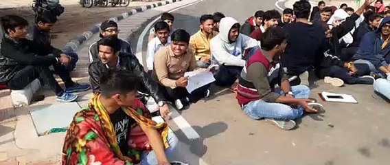 पुलिस विवि ठेके पर, आंदोलन पर उतरे छात्र