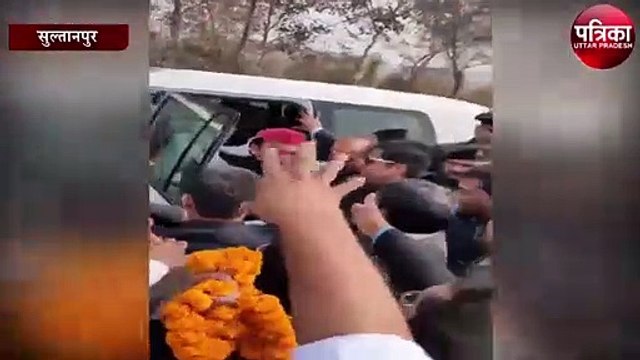 सुलतानपुर में अखिलेश ने सीएम योगी पर साधा निशाना
