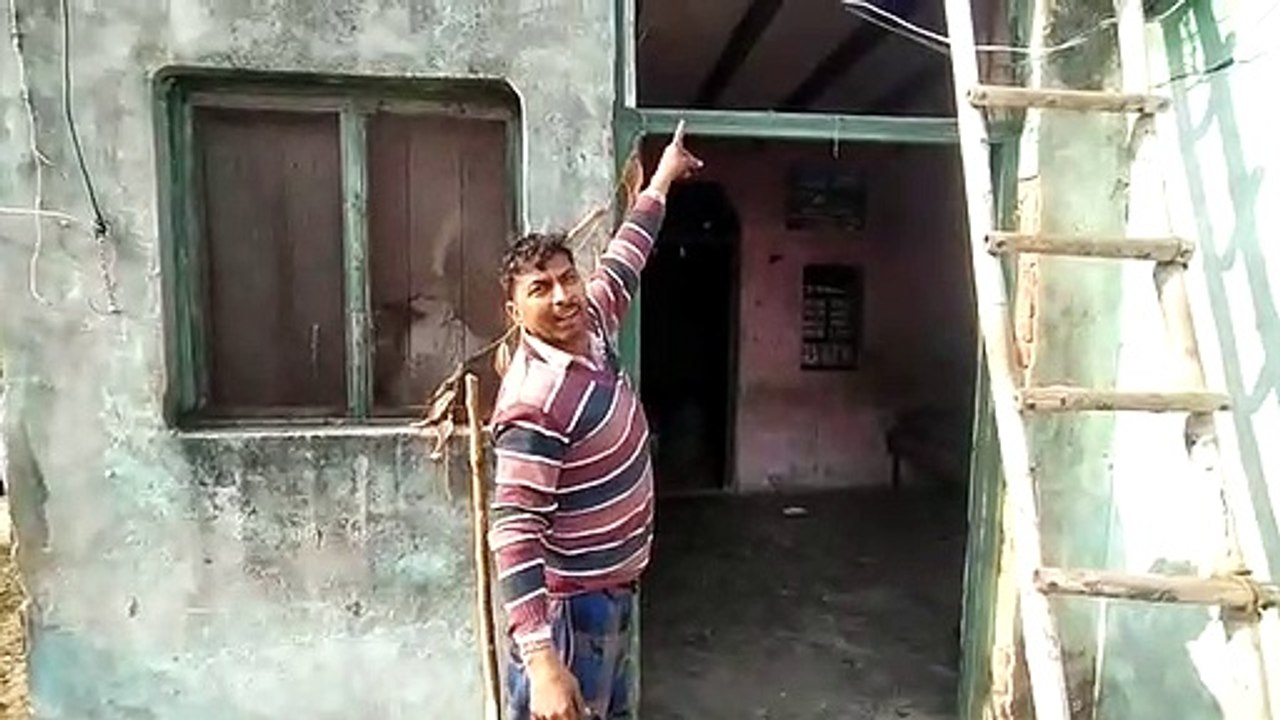 आधा दर्जन बदमाशों ने दो परिवार को बंधक बनाकर डाली डकैती, गांव में दहशत, देखें वीडियो