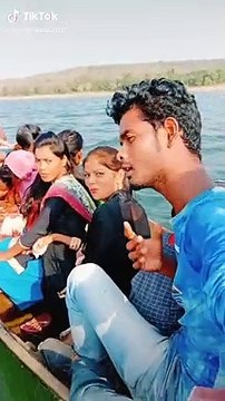 गंगरेल डैम में बड़ा हादसा: नाव पलटने से दो की मौत, मासूम बच्ची लापता, 9 घायल, देखें वीडियो...