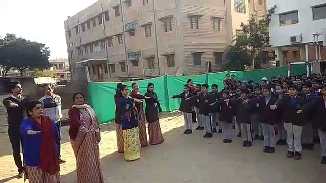 School children swear to keep cleanliness around them