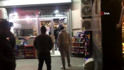 Sokağa çıkma yasağını duyan vatandaşlar bakkallara akın etti