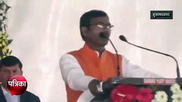 Video: मुख्‍यमंत्री योगी के आने से पहले भाजपा विधायक ने प्रियंका गांधी को लेकर दिया विवादित बयान
