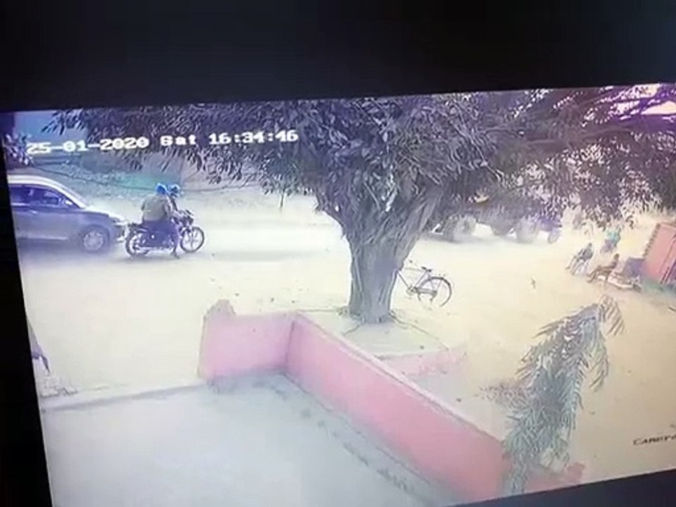 बेखौफ हुए बदमाशों ने सर्राफा व्यापारी पर सरेराह...