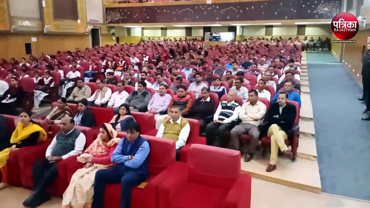 राष्ट्रीय मतदाता दिवस पर 80 कार्मिक हुए सम्मानित